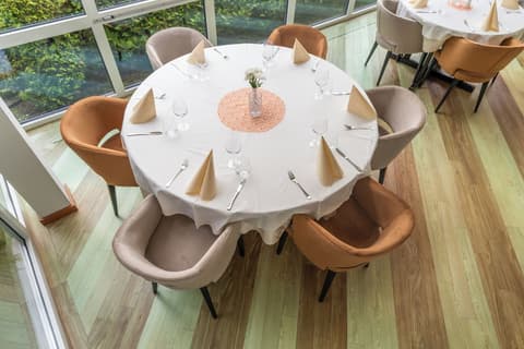 Hotel Jezero, Restaurant