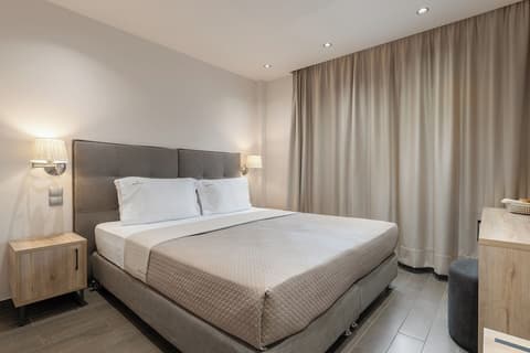 Piraeus City Hotel, Room