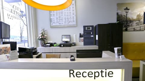 City Hotel Amsterdam, Reception