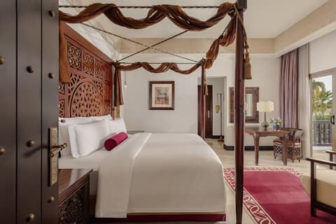 Sharq Village & Spa, a Ritz-Carlton Hotel, Room