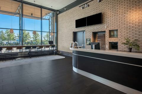 Park Inn by Radisson Oslo Airport Hotel West