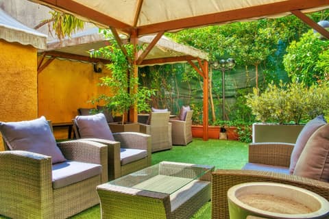 Hotel Mec, Courtyard