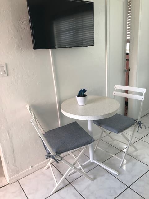 Beach Place Hotel, Room