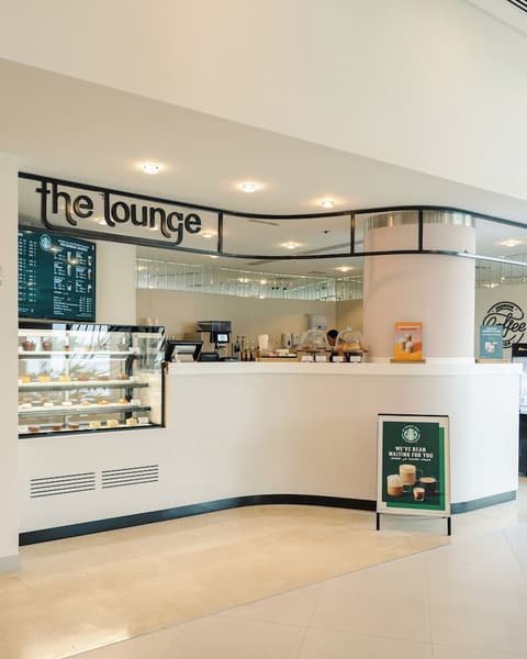 Millennium Lakeview Hotel, Lobby lounge