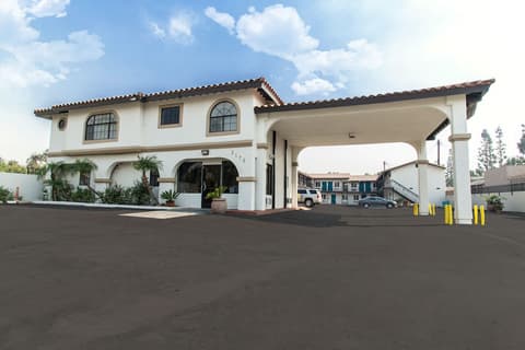 Magnolia Tree Hotel - Near Anaheim Convention Center
