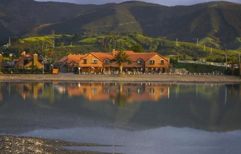 Grand Arden Monaco Nelson, Front of property