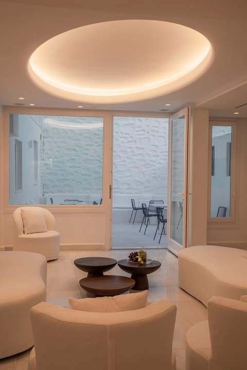 Petasos Chic Hotel, Lobby