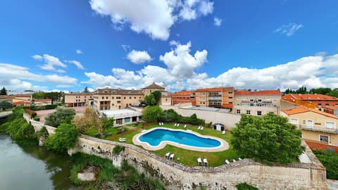 AZZ Peñafiel Las Claras Hotel & Spa, Outdoor pool