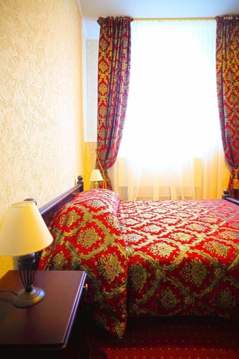 Monte Kristo Hotel, Room