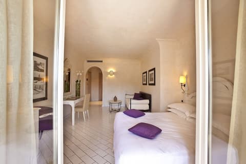 Therasia Resort Sea & Spa - The Leading Hotels of the World