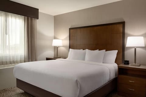 La Quinta Inn & Suites by Wyndham Fairbanks Airport