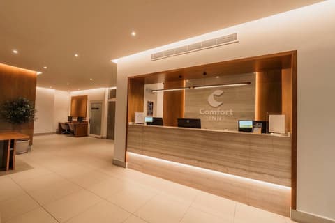 Comfort Inn Monterrey Valle