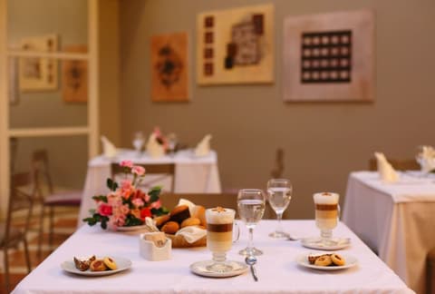 Suites del Bosque Hotel, Restaurant