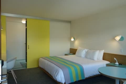 Beverly Laurel Hotel at West Hollywood