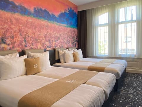 Hotel Van Gogh, Room