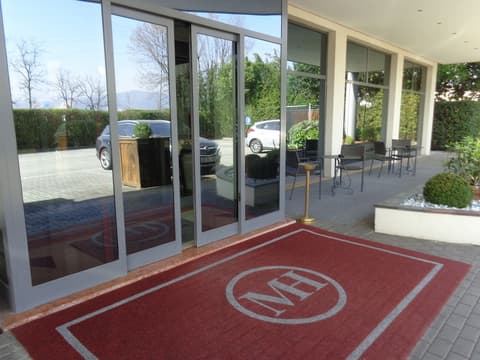 MajesticHouse Conference & Restaurant