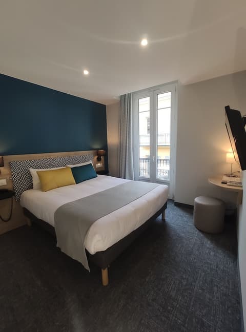 Hôtel Bristol, Room