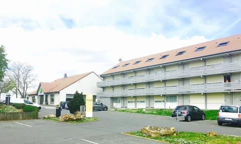 Campanile Villejust - ZA Courtaboeuf