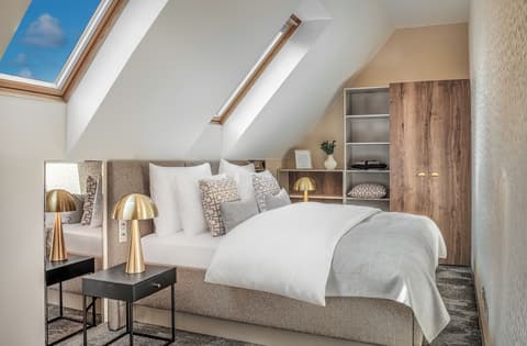 Maestro by Adrez, Room