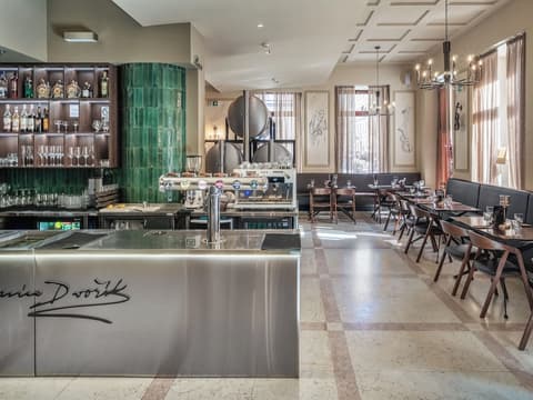 Maestro by Adrez, Restaurant