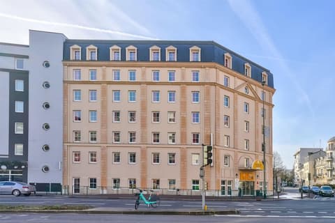 Kyriad ECO - Suresnes - La Défense