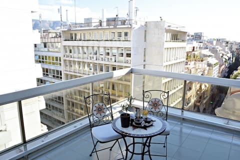 Arethusa, Terrace/patio