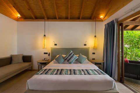 Vilamendhoo Island Resort & Spa, Room