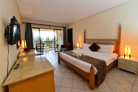 Diani Reef Beach Resort & Spa - Your Beachfront Bliss Awaits, Room