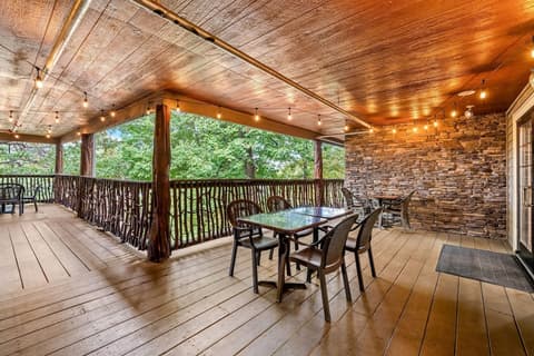 La Quinta Inn & Suites by Wyndham Boone University, Terrace/patio