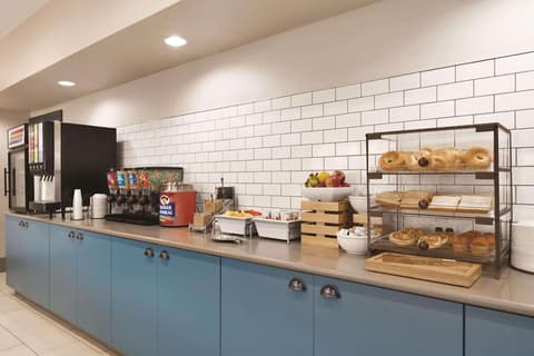 Country Inn & Suites by Radisson, Washington, D.C. East - Capitol Heights, MD