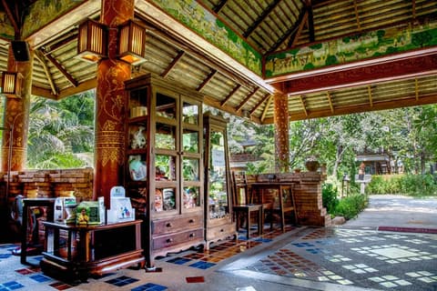 Phowadol Resort
