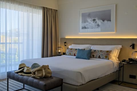 Crowne Plaza Caparica Lisbon by IHG, Room