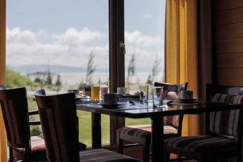 Rochester Calafate, Breakfast area