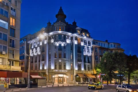 Zeus Essence Bucharest Venezia