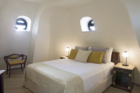 Zeus Essence Bucharest Venezia