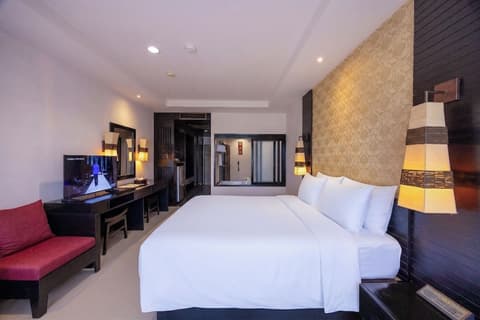 Horizon Karon Beach Resort & Spa