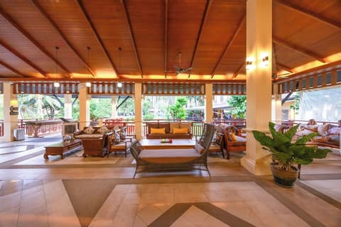 Horizon Karon Beach Resort & Spa