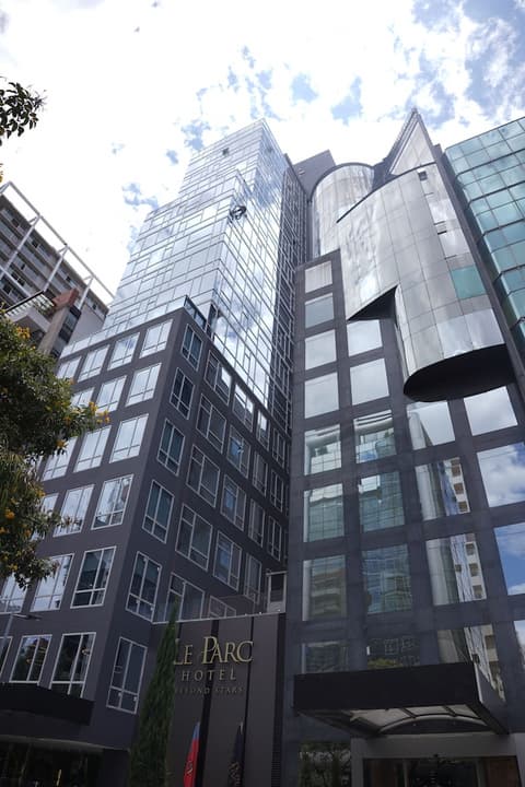 Le Parc Hotel, Beyond Stars