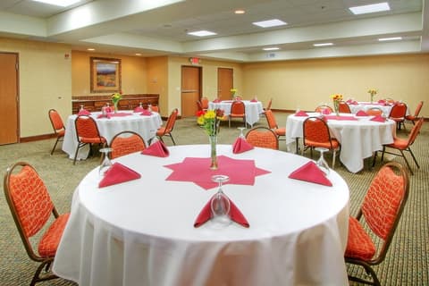 Holiday Inn Express Hotel & Suites Las Vegas by IHG, Banquet hall