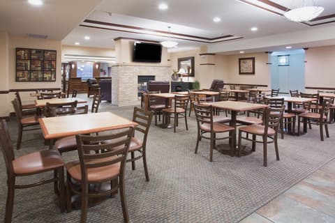 Holiday Inn Express Hotel & Suites Las Vegas by IHG