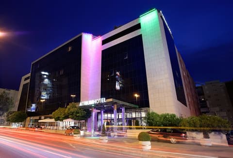 Atrium Hotel, Front of property