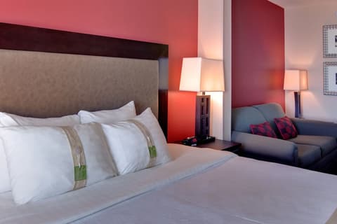 Holiday Inn & Suites Bakersfield by IHG, Room