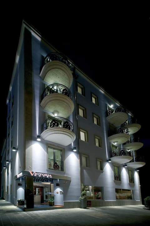 Hotel Victoria, Front of property - evening/night