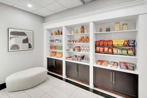 Homewood Suites by Hilton Toronto-Markham, Snack bar