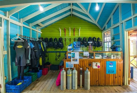 Las Rocas Resort And Dive Center