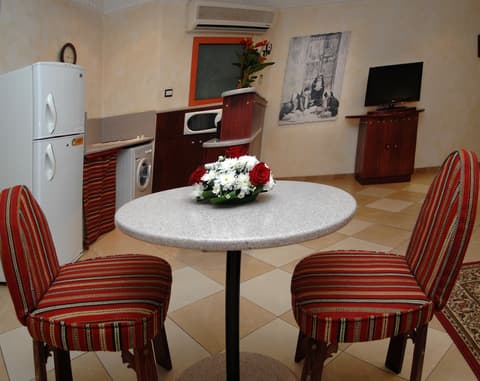 Al Liwan Suites