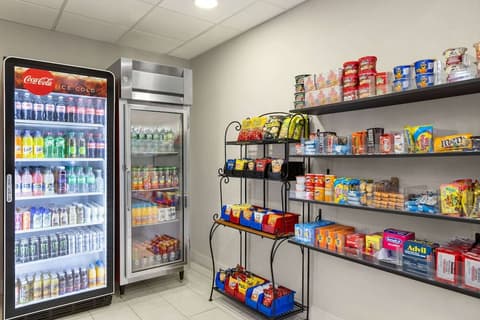 La Quinta Inn & Suites by Wyndham Mt. Laurel - Philadelphia