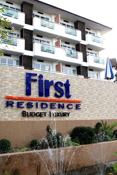 First Residence Hotel, Front of property