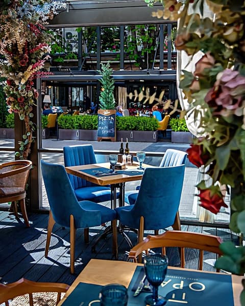 Les Fleurs Boutique Hotel