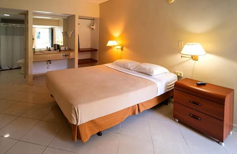 Solace by the Sea, Room